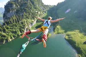 中国女足世界杯亚军教练是谁?，中国女足世界杯主教练