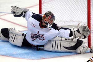 乒乓球场地标准尺寸是多少米，标准乒乓球场地的面积是多少?